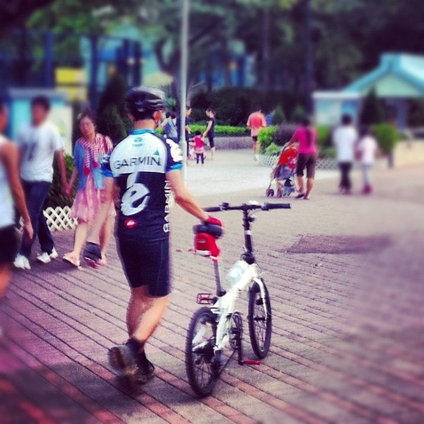 In #hongkong you'll find fully kitted and lycra-d cyclists riding foldables.