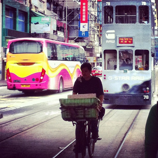 Outrun the tram. #hongkong