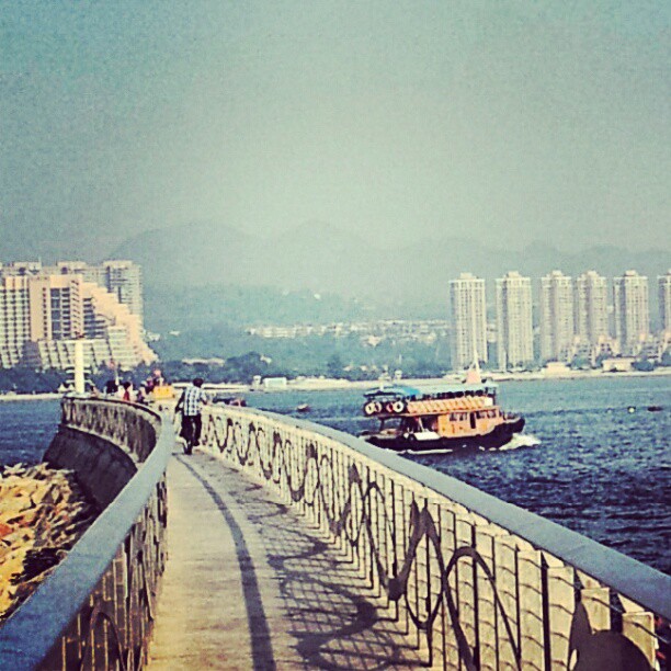 Pathway and ferry. #hongkong