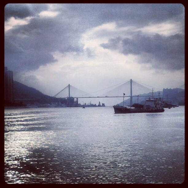 Silhouettes of the sea. #hongkong