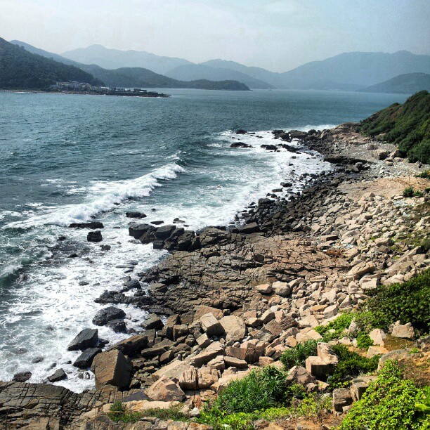 The rocky shoreline of Tap Mun. #hongkong