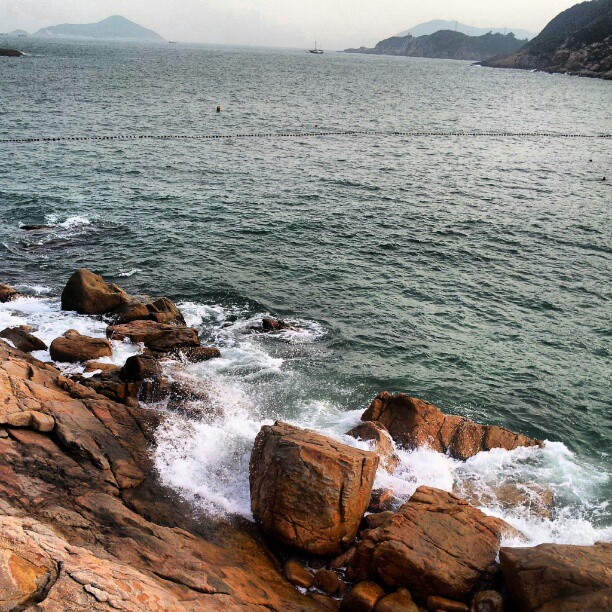 Waves on rock. #hongkong