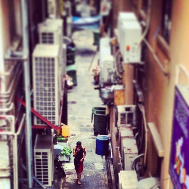 #man walking down a back #lane in #hongkong. #hkig