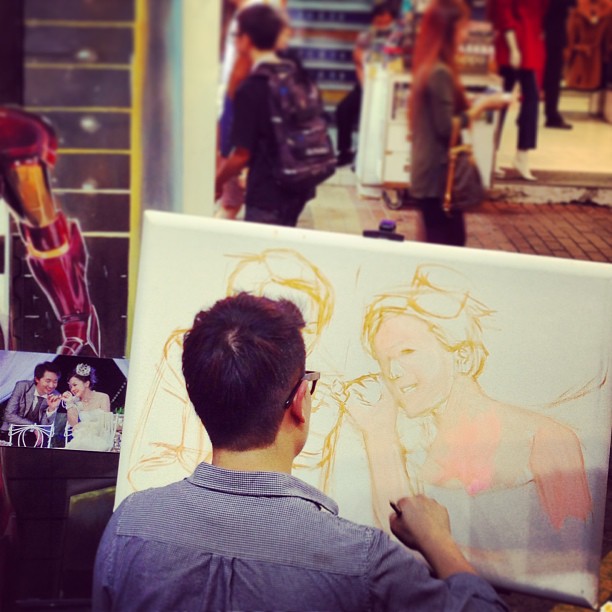 #street #artist at work in #mongkok #hongkong. #hkig