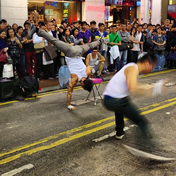 #street #dance and #acrobatics at #causewaybay #hongkong