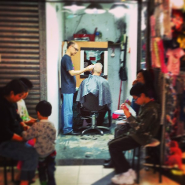 A quarter shop-lot, one-seater, single #barber... #barbershop. #hongkong #hk #hk #hkig