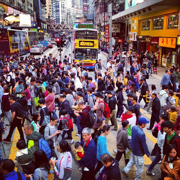 The crazy #crowd of #people at #causewaybay #hongkong. #hk #hkig