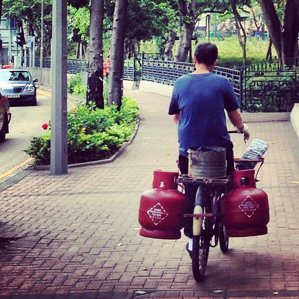 #gas #delivery on a #bicycle. #hongkong #hk #hkig