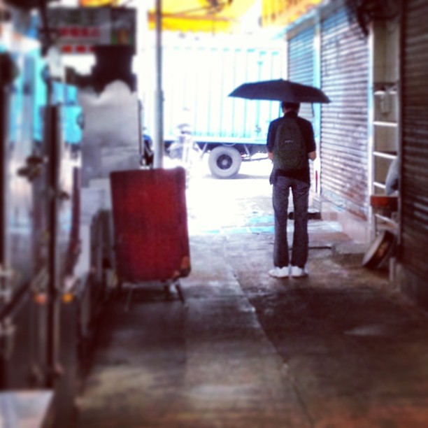 #silhouette of a #man with #umbrella in the shade. angle 1. #hongkong #hk #hkig