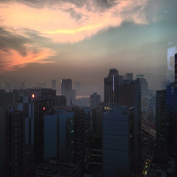 #sunset over a #polluted #hongkong. #hk #hkig