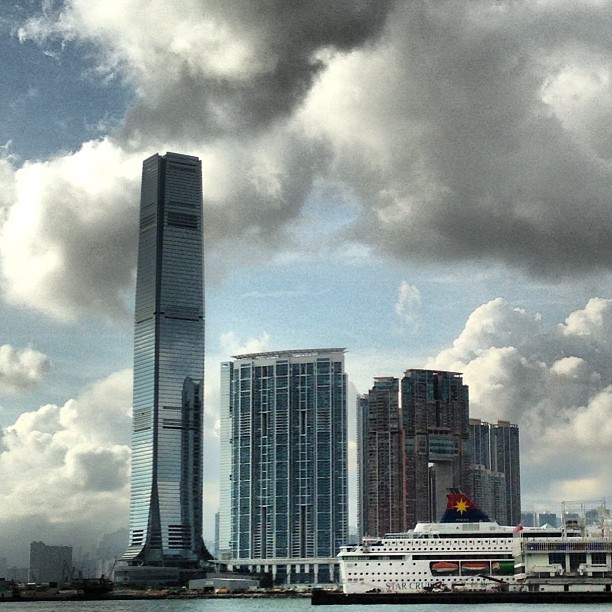 #ICC is looking particularly majestic this #evening. #hk #hkig #hongkong #building #glass #steel