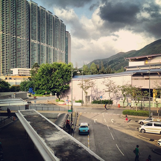Random #tungchung scene - #apartments, #clouds and #hills. #hongkong #hk #hkig