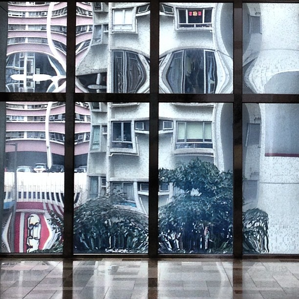 Through the looking #glass. #warped views through glass. #hongkong #hk #hkig