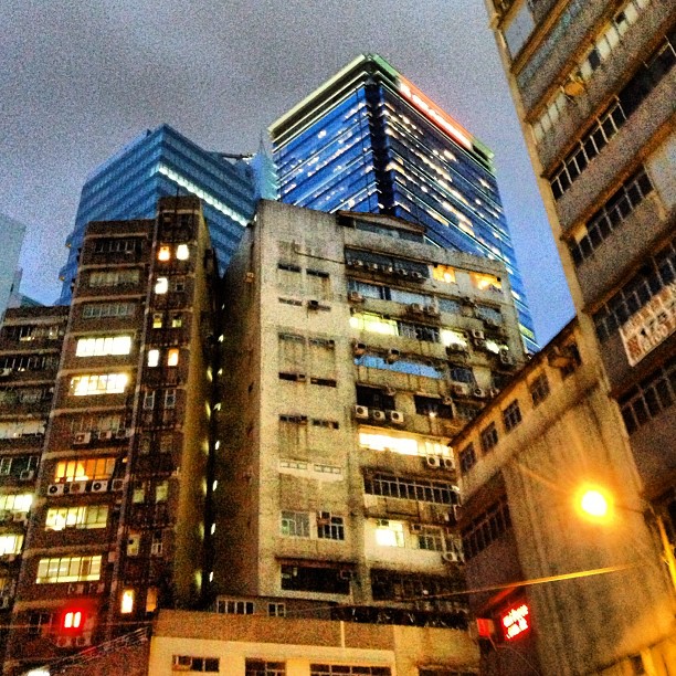#night falls on #kwuntong with its mix of new and old #buildings. #hongkong #hk #hkig