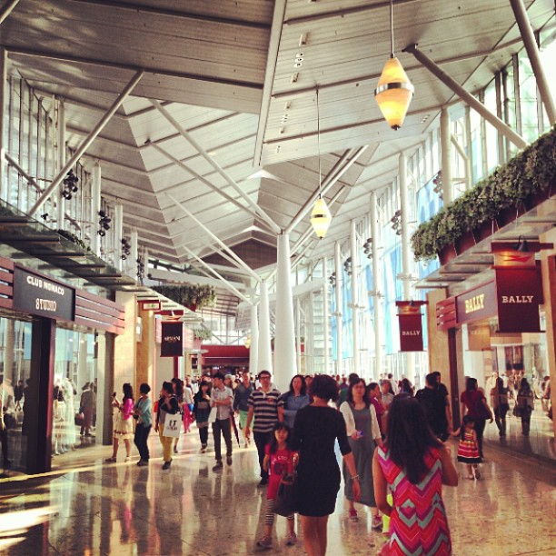 #shoppers at #citygate #mall. #hongkong #hk #hkig
