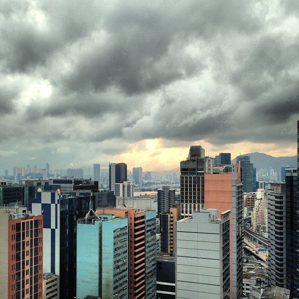 #stormy #clouds over a #kowloon #evening. #hongkong #hk #hkig