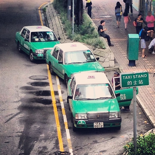 The #green #taxi services the #hongkong #newterritories. #hk #hkig