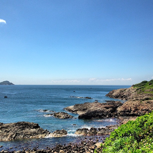 The #rocky #shoreline of #tunglungchau #island. #hongkong #hk #hkig