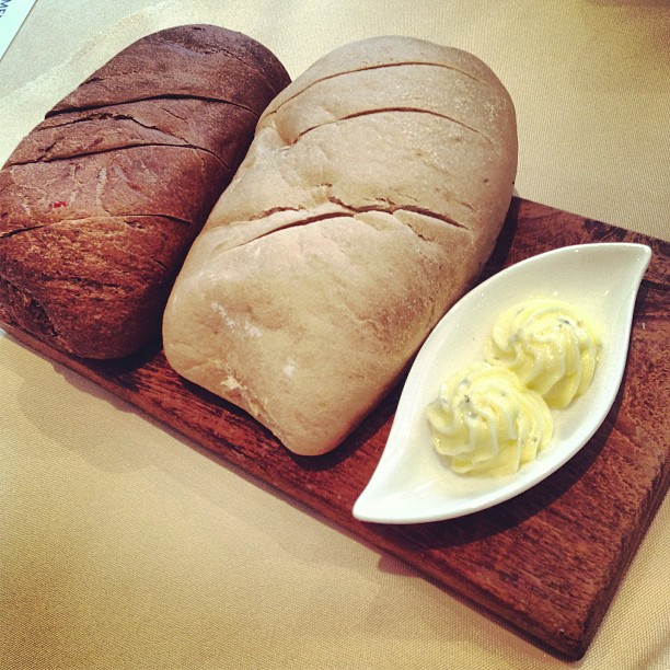 #baked #bread on a #plank for #lunch in #kwuntong. #hongkong #hk #hkig