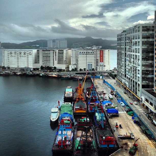 #chaiwan #industrial scene - #cargo #boats dock in the #bay near the #godown. #hongkong #hk #hkig