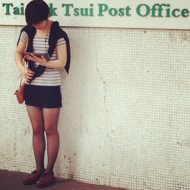#lady #waiting at the #taikoktsui post office. #style #fashion #hongkong #hk #hkig