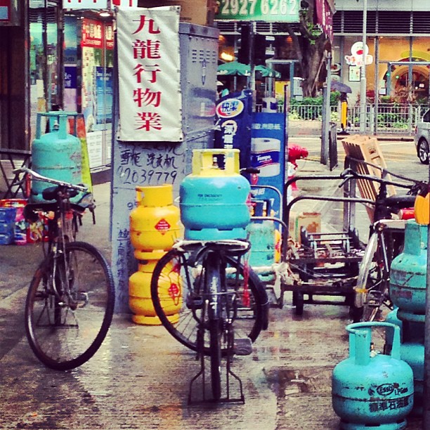 #metal #gas tanks and #bicycles - ready for #delivery. #hongkong #hk #hkig