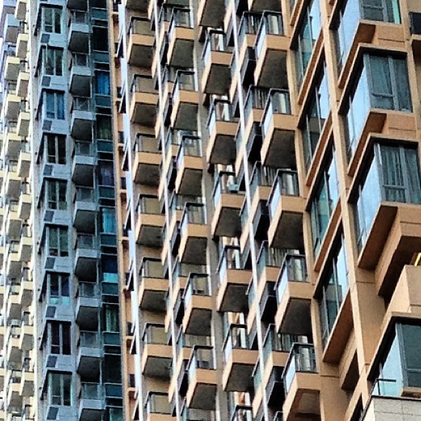 #patterns in #architecture - an #apartment #building. #hongkong #hk #hkig
