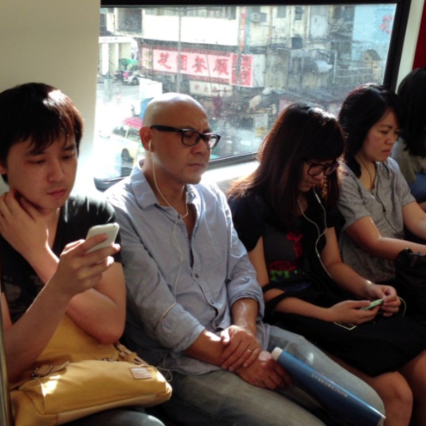 The #morning #commute - on the #mtr #train the world passes behind your back. #hongkong #hk #hkig #hkvideo #instavid