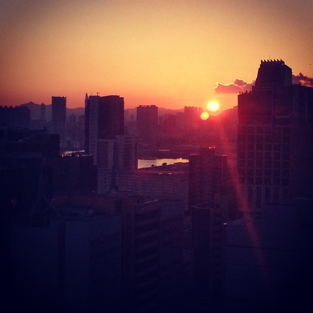 #lensflare #sunset over #kowloon. #hongkong #hk #hkig