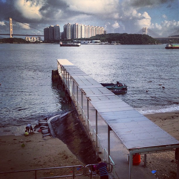 A #pier in #ShamTseng. #hongkong #hk #hkig