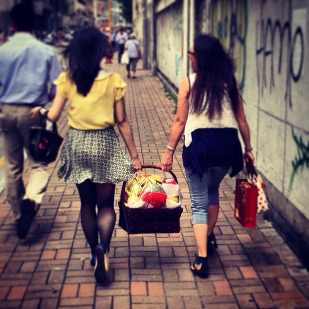 A #midautumn #hamper being carried by two #ladies. #hongkong #hk #hkig