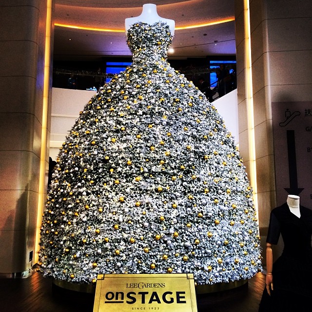 Instead of a #Christmas tree, #HysanPlace has a Christmas #dress. Wut? #hongkong #hk #hkig
