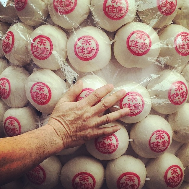 For one day all of #CheungChau's economy is based on these #buns and souvenirs thereof. #hongkong #hk #hkig