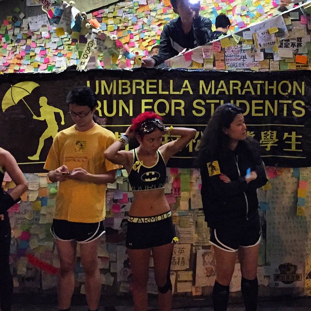 Because what do you do with a protest? #run, of course! There's an #OccupyHK support run in #Admiralty. Just around 5k tho, not sure that quite counts as a #marathon. #HongKong #hk #hkig