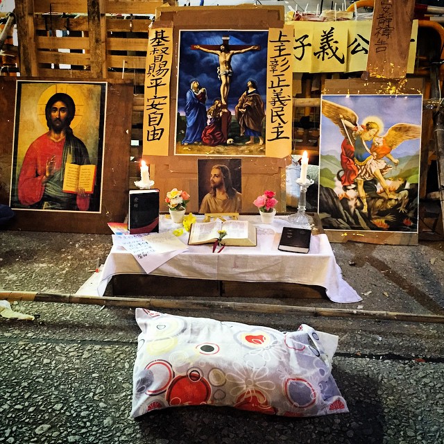 The #Jesus #shrine at the #barricade on #NathanRoad has been upgraded to include #candles and a kneeling cushion. #HongKong #hk #hkig #OccupyHK