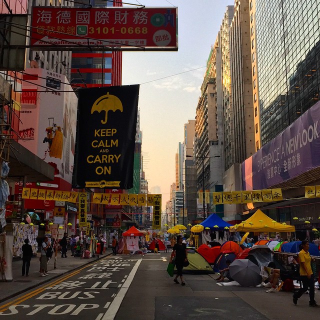 #dawn breaks on day 30 of #OccupyHK in #Mongkok. #NathanRoad remains occupied. 30 days, that's quite some dedication to the cause. #HongKong #hk #hkig