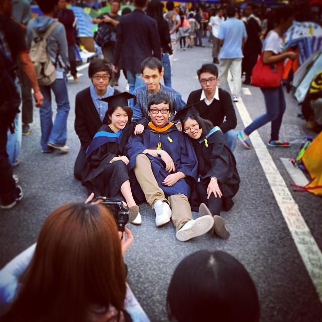 A new generation of #HongKong is emerging - one that's political enough to take their #graduation photos at #OccupyHK #Admiralty. #HK #hkig