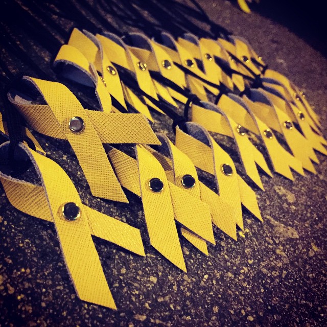 Bunches of #OccupyHK #yellowribbons - free to take. Grab one at an #umbrellarevolution site if you want to show your support for the #UmbrellaMovement. #HongKong #hk #hkig