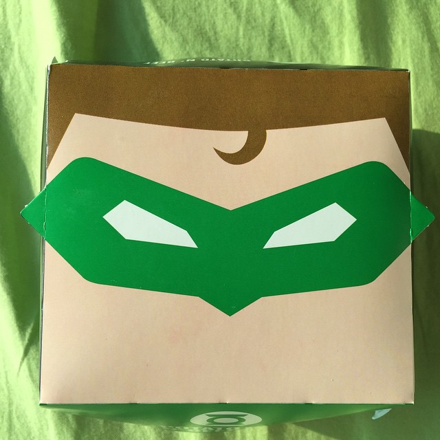 #McDonalds #HongKong has launched its next #JusticeLeague #burger - the #GreenLantern. Note the popup tabs at the side for the mask. #HK #hkig
