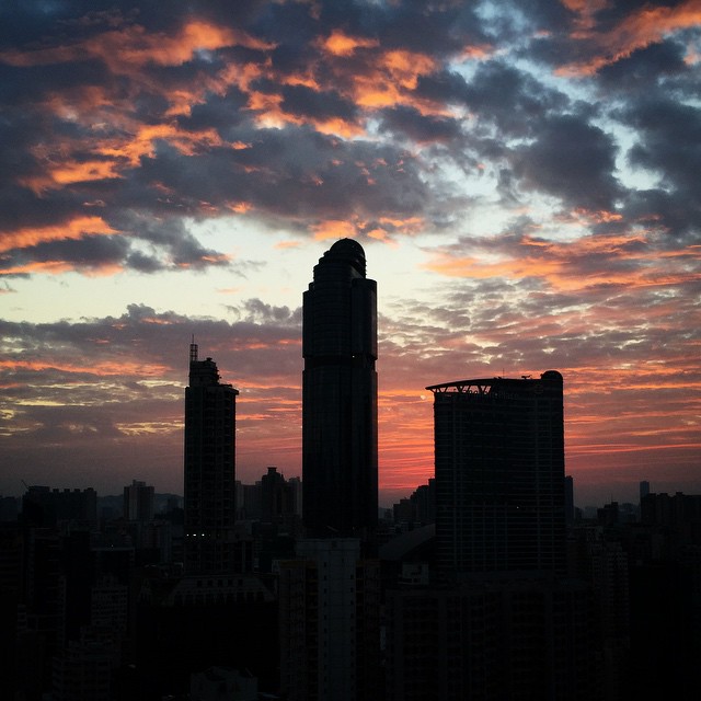 A #cloudy #winter #morning in #Mongkok. #LanghamPlace is a #silhouette against the sky. #HongKong #hk #hkig
