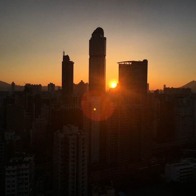 A #lensflare #sunrise as the #morning #sun peaks through #LanghamPlace in #Mongkok. #hongkong #hk #hkig