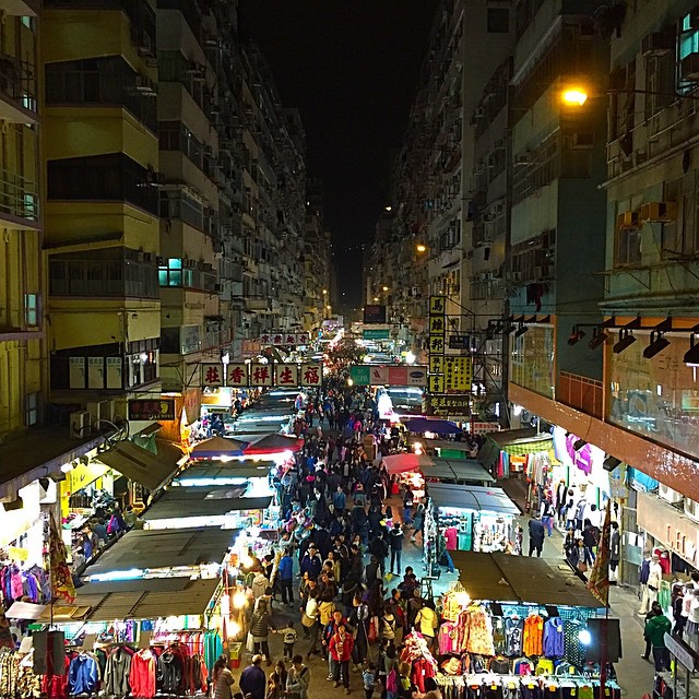 #FaYuenStreet #Market in #Mongkok is still bustling at midnight on #ChineseNewYear eve. #HongKong #hk #hkig #FaYuen #streetmarket