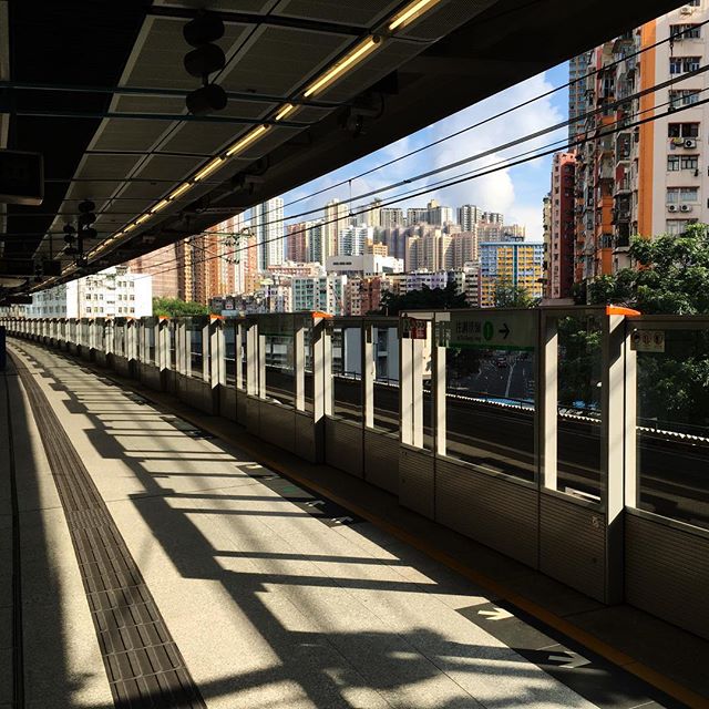 #shadows of a #chainsaw edge - #KwunTong #MTR station platform in the morning. #hongkong #hk #hkig
