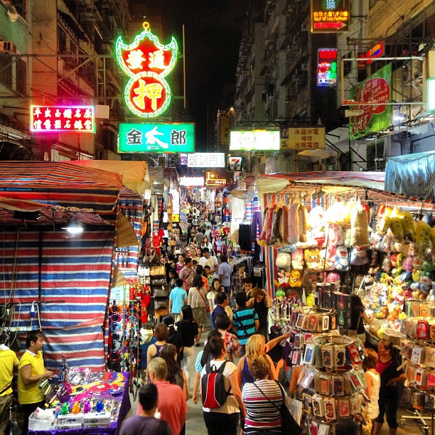 Vivid Nightlife - Tung Choi Street aka The Ladies' Market in Mong Kok - Hong Kong Thru My Eyes