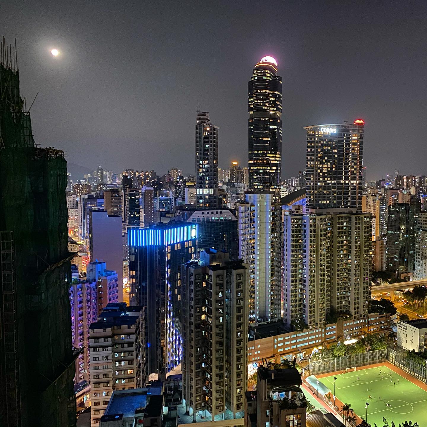 midautumn moon over Mongkok on Halloween. The BlueMoon isn’t very big in HongKong. LanghamPlace. hk hkig