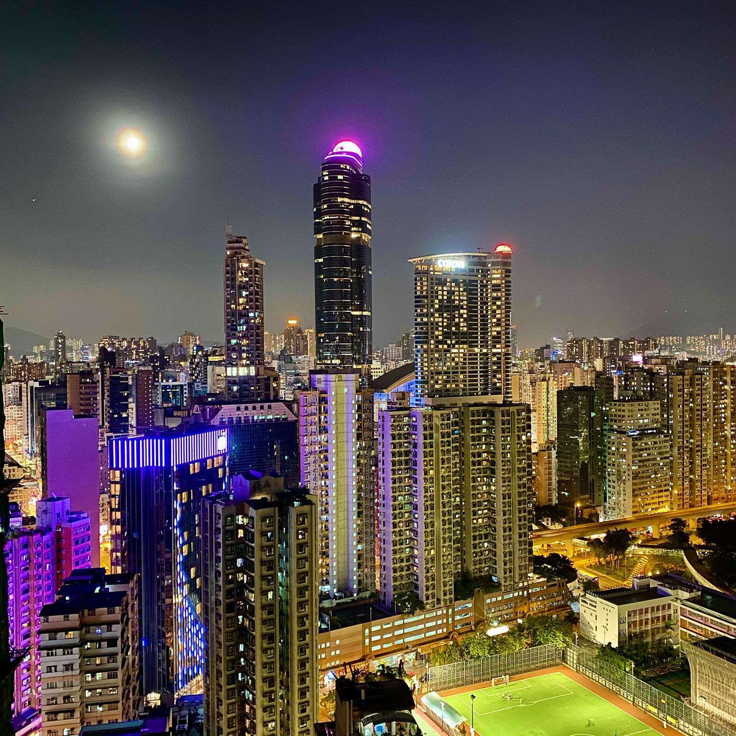 midautumn moon over mongkok. langhamplace hk hkig hongkong midautumnfestival