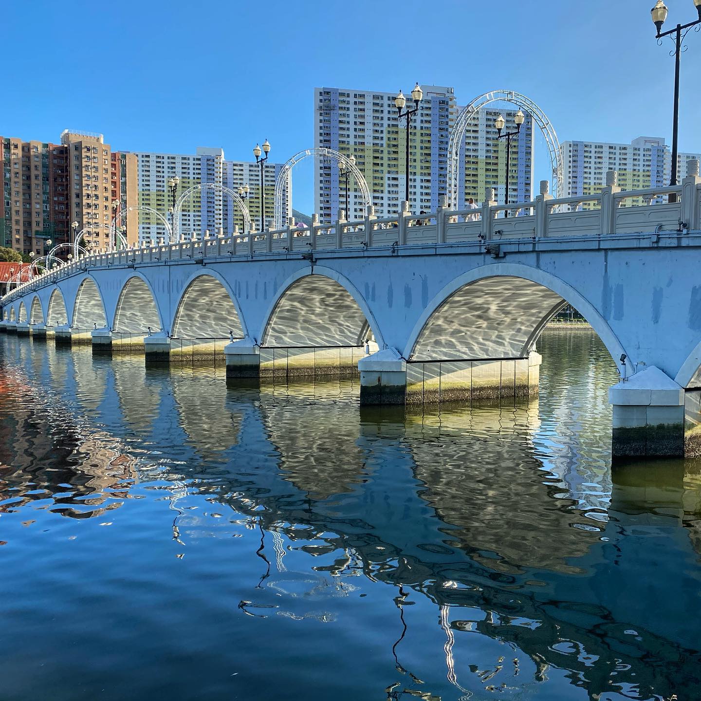The LekYuenBridge in ShaTin, it spans the ShingMunRiver in the NewTerritories in HongKong. hk hkig river bridge