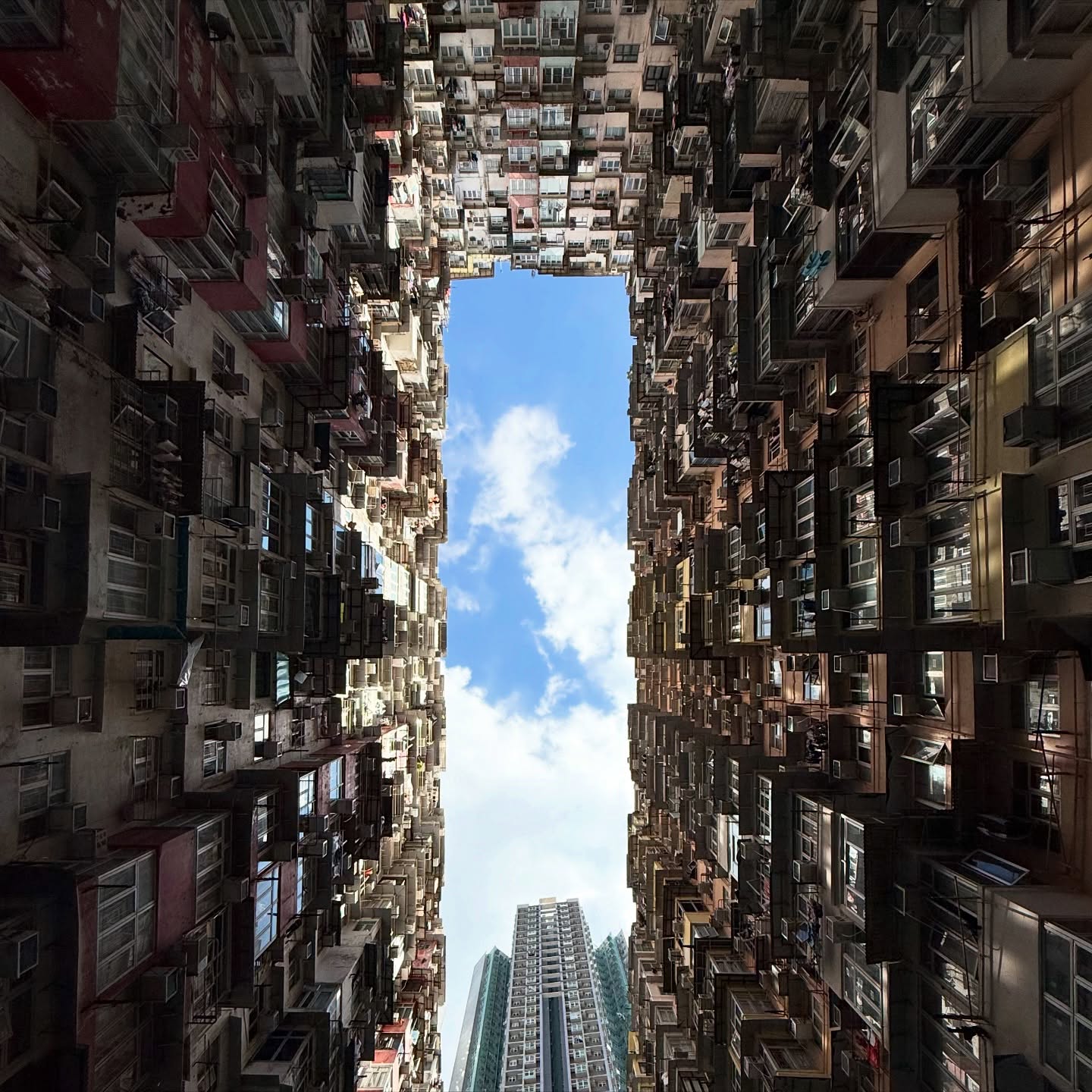 Another view of the Monster Building in Quarry Bay, Hong Kong. hongkong hk hkig urban urbandecay monsterbuilding