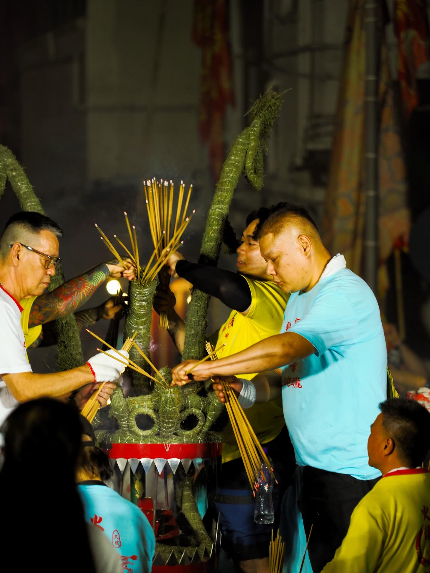 Assembling a Fire Dragon. The Tai Hang Fire Dragon Festival. hongkong hk hkig taihang taihangfiredragon incense dragondance midautumn
